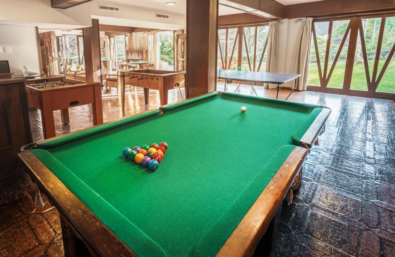 Bavaria Sport Hotel กรามาโด ภายนอก รูปภาพ A pool table