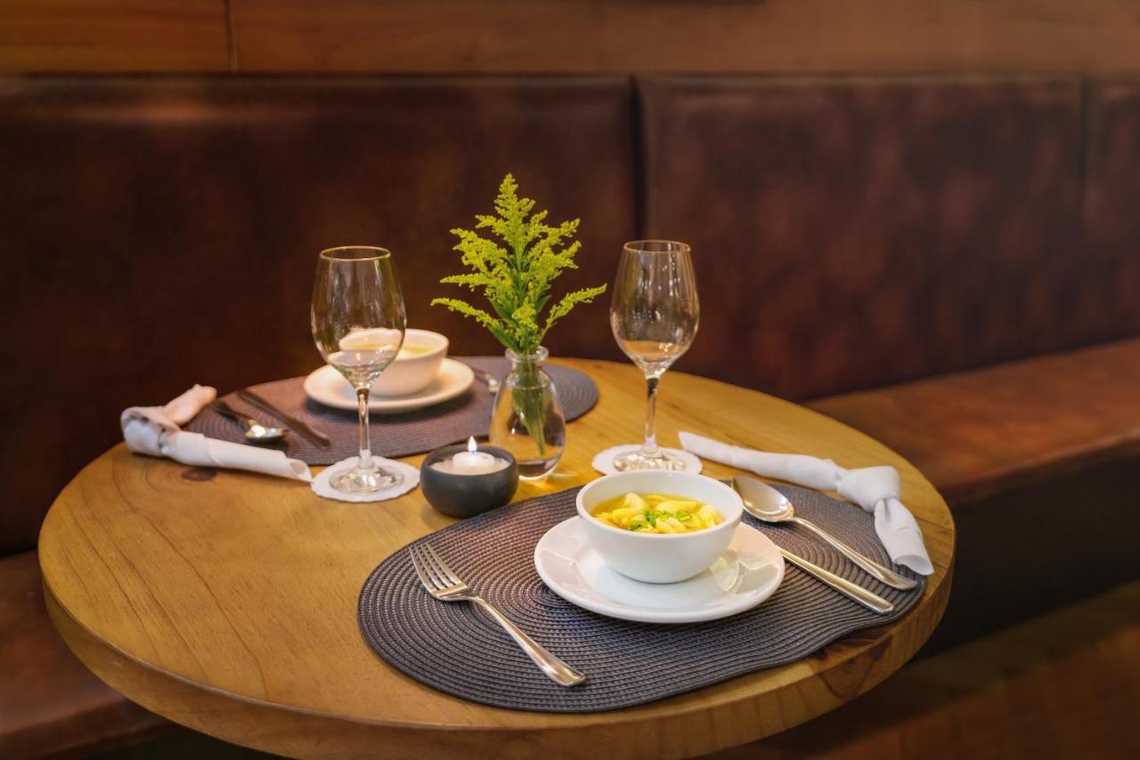 Bavaria Sport Hotel กรามาโด ภายนอก รูปภาพ A place setting