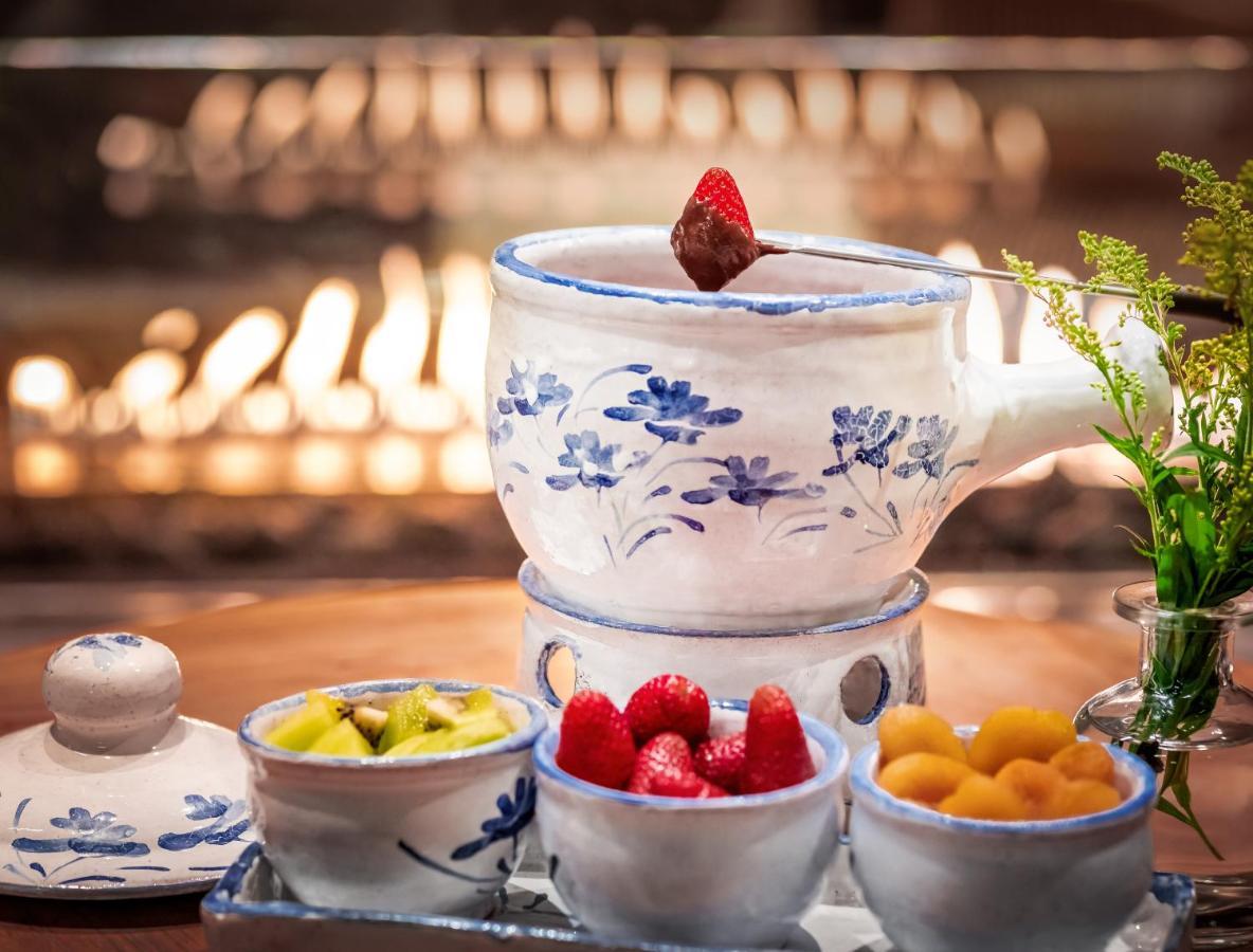 Bavaria Sport Hotel กรามาโด ภายนอก รูปภาพ Chocolate fondue with fruit