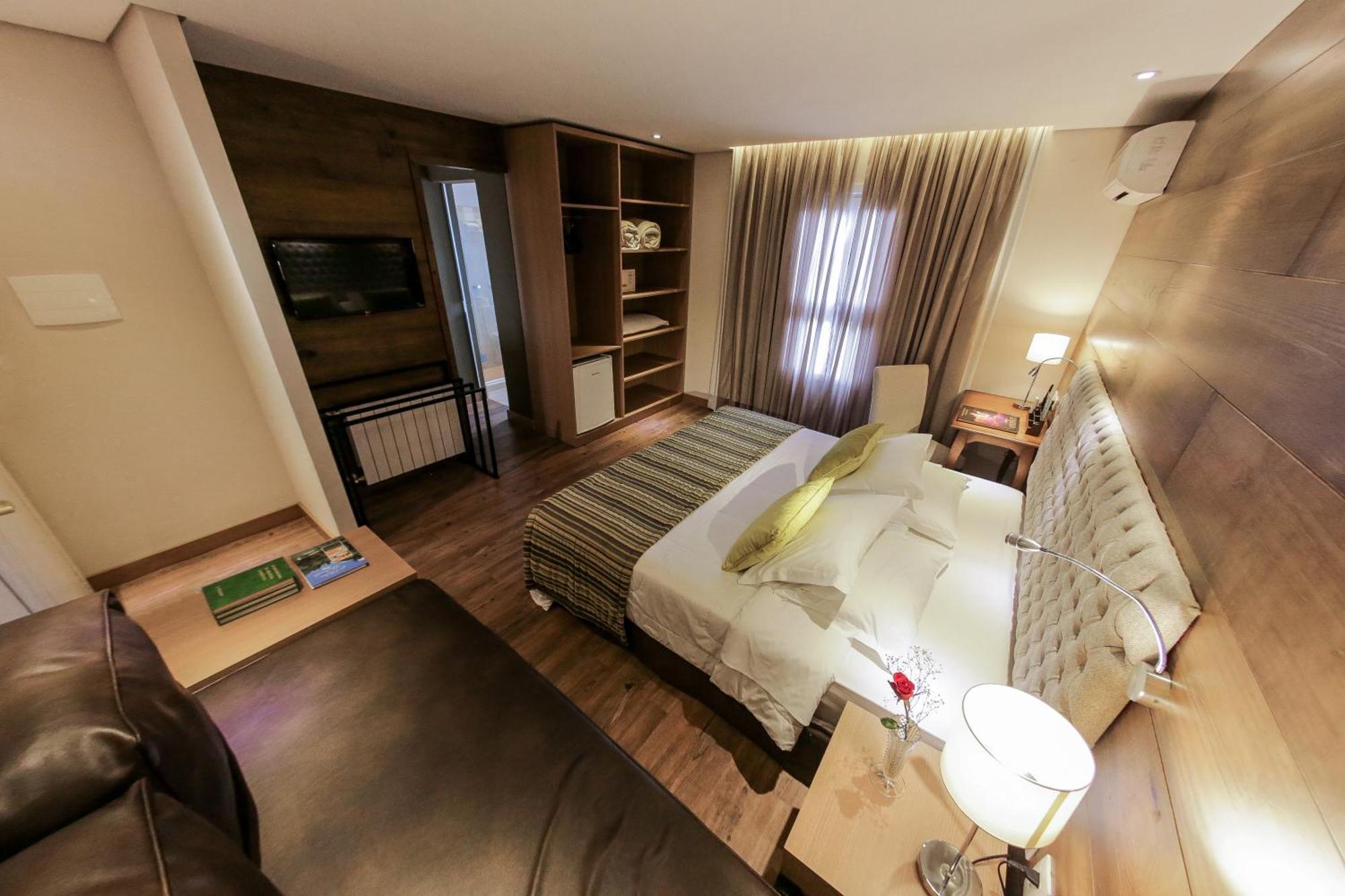 Bavaria Sport Hotel กรามาโด ภายนอก รูปภาพ A room at the hotel