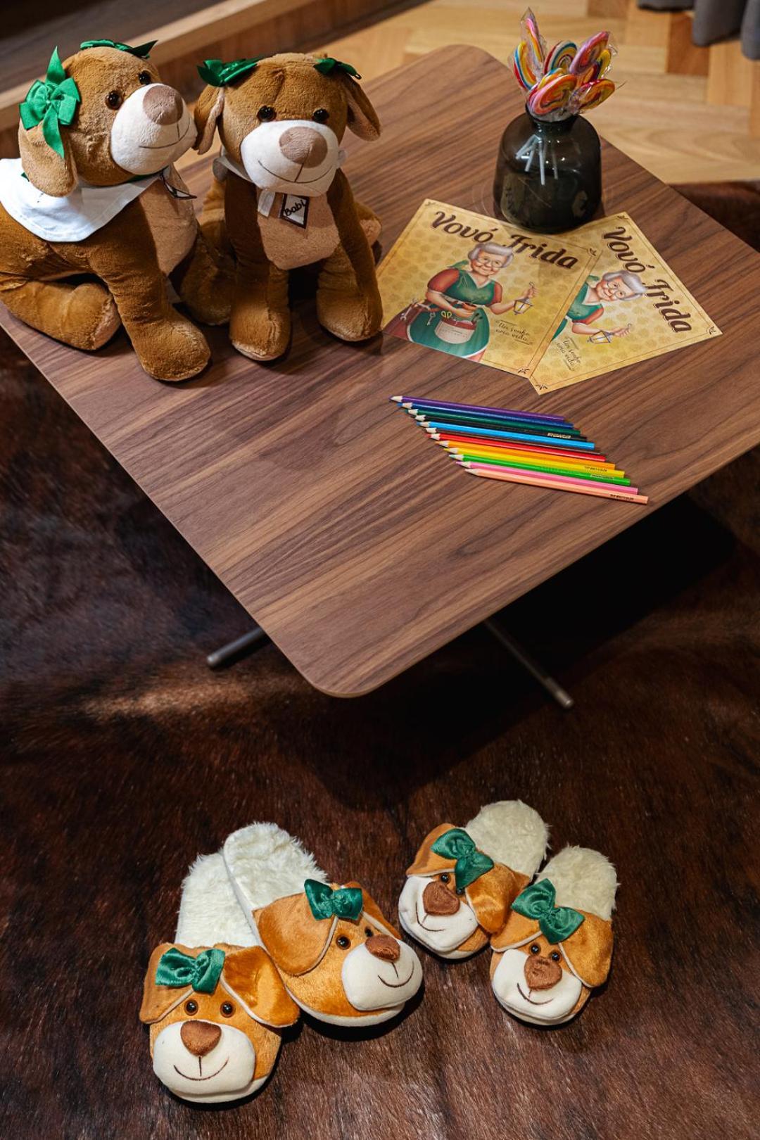 Bavaria Sport Hotel กรามาโด ภายนอก รูปภาพ A table with a melamine laminate top