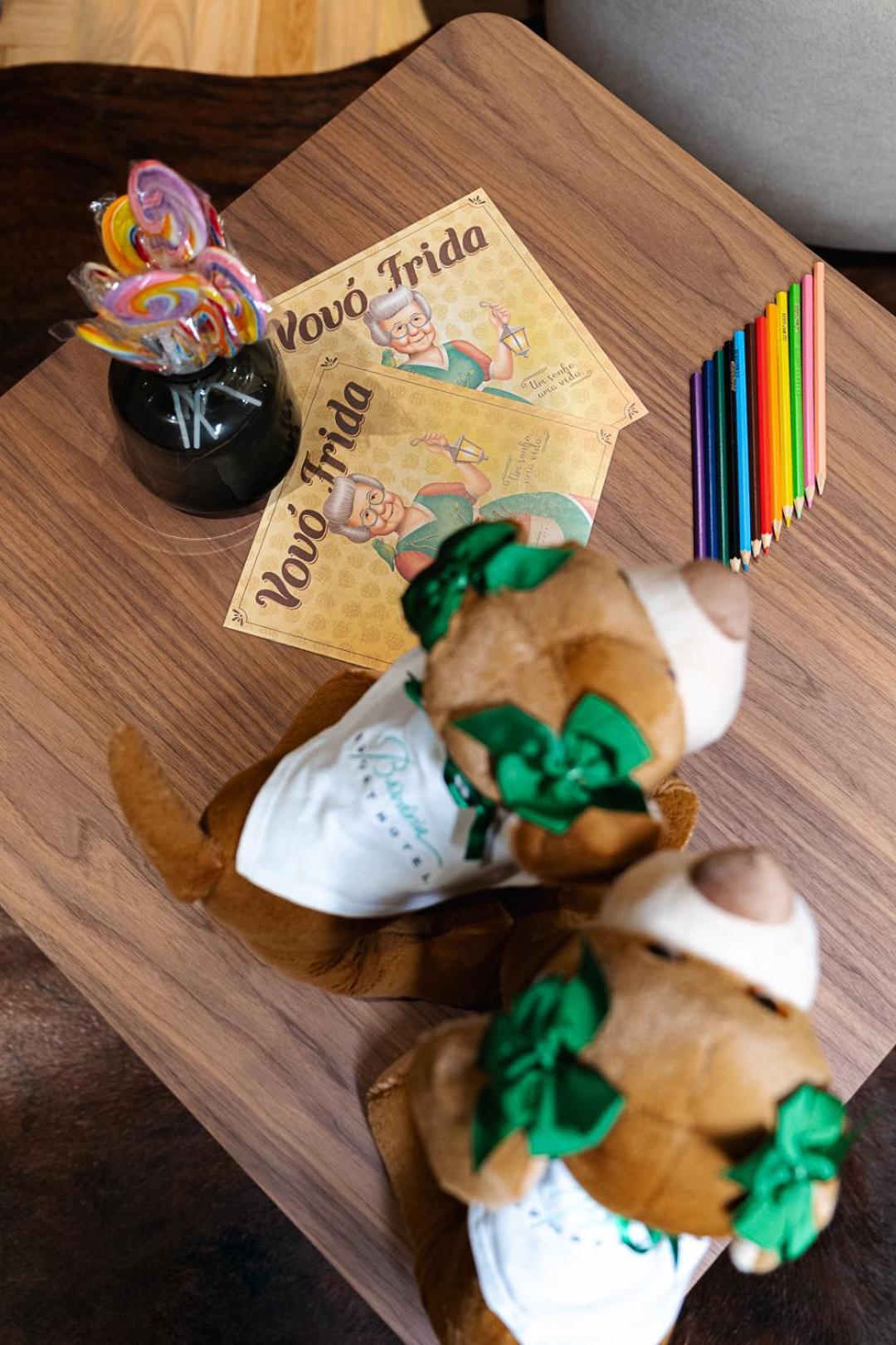 Bavaria Sport Hotel กรามาโด ภายนอก รูปภาพ A dog with a green bow tie