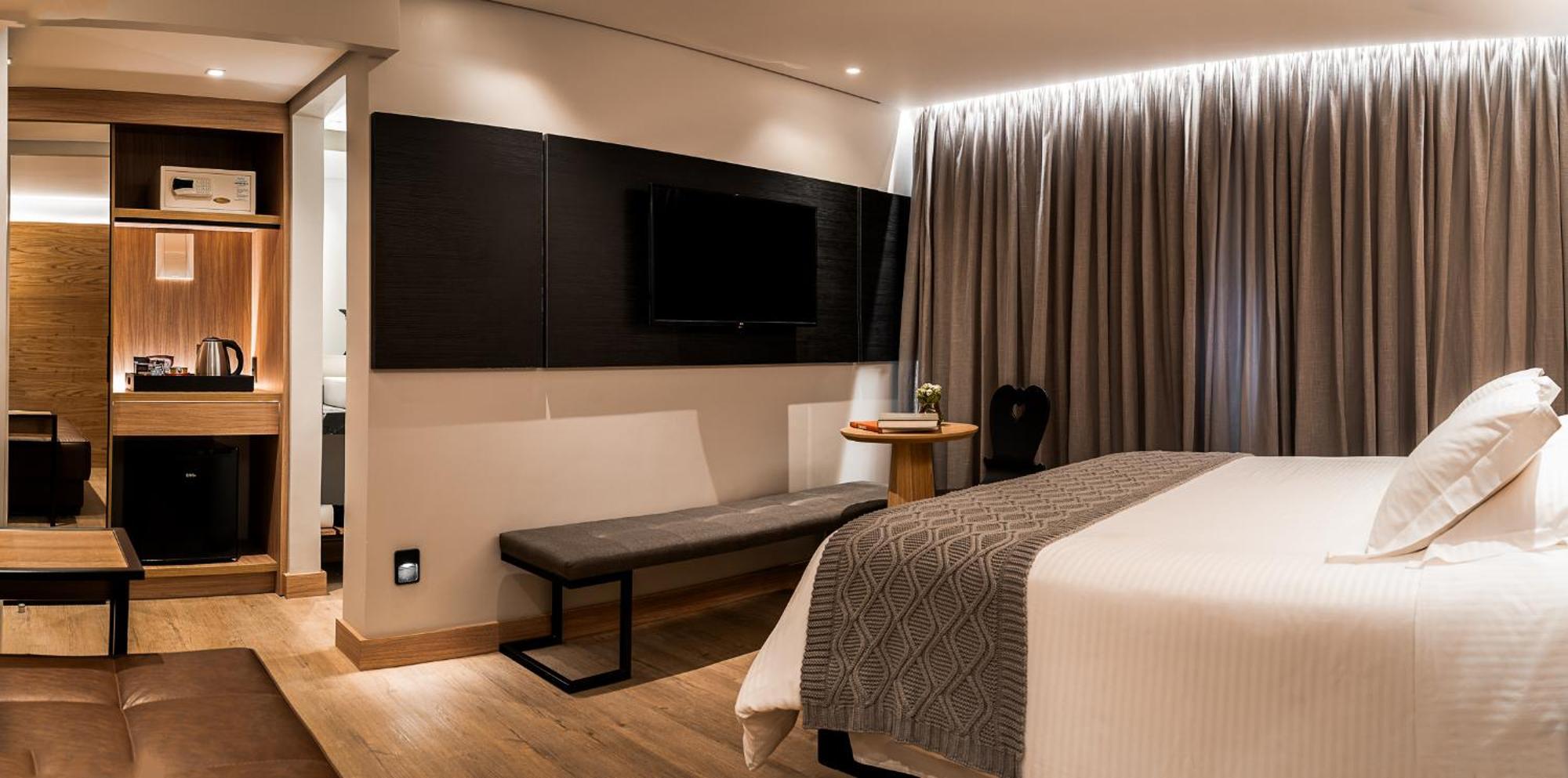 Bavaria Sport Hotel กรามาโด ภายนอก รูปภาพ A bedroom at the hotel