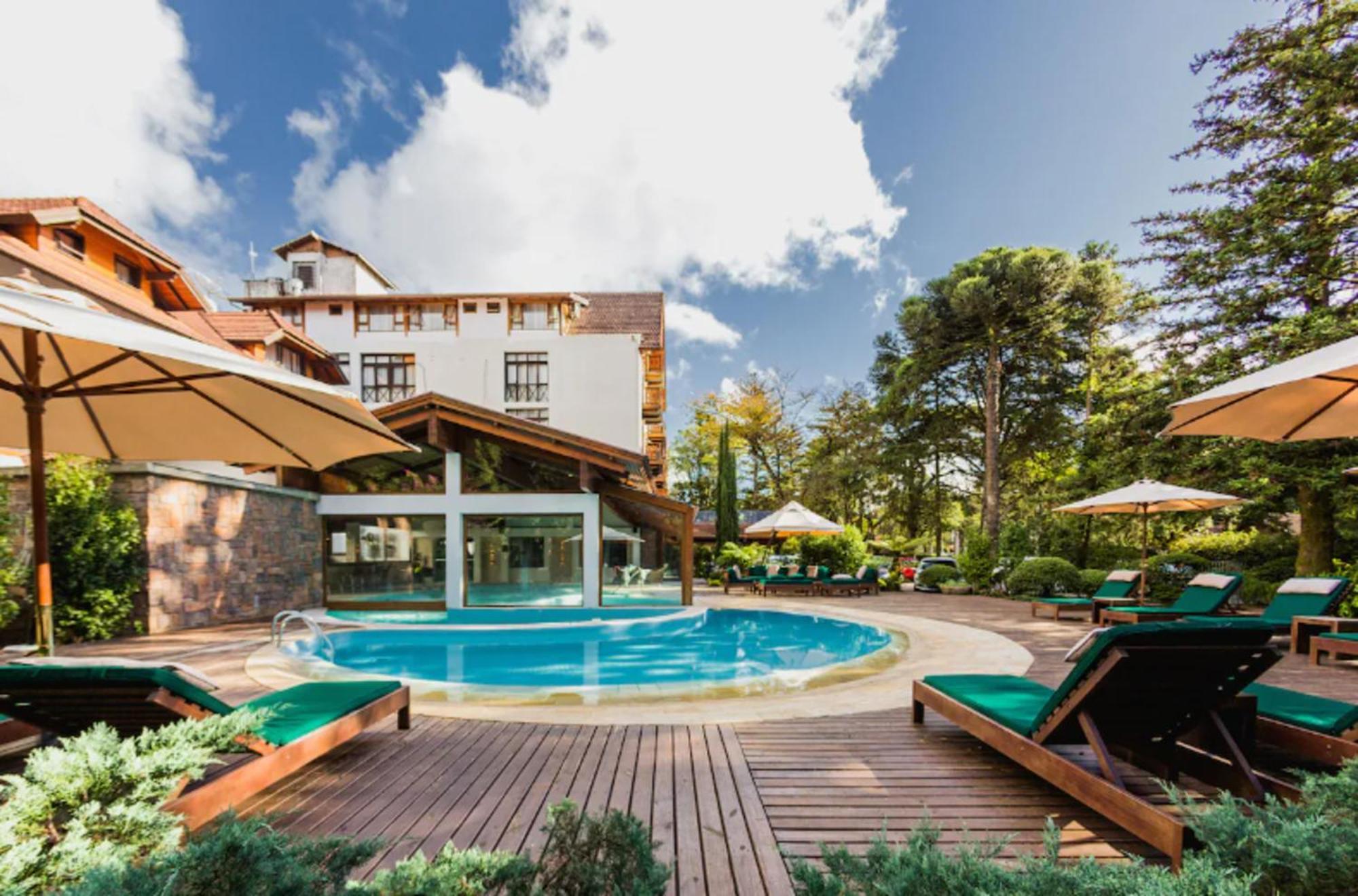Bavaria Sport Hotel กรามาโด ภายนอก รูปภาพ The swimming pool at the hotel