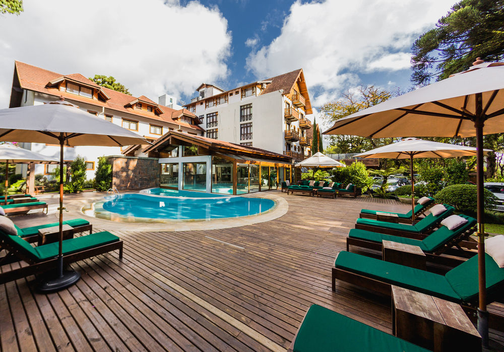 Bavaria Sport Hotel กรามาโด ภายนอก รูปภาพ The pool at the hotel